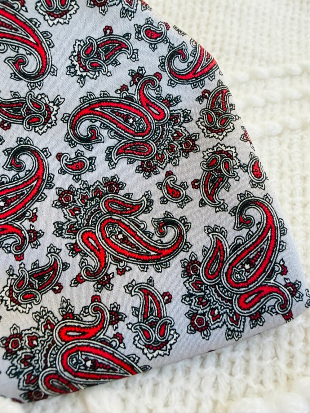 Stefano Ricci Sak's 100% Silk Blue Red Paisley Tie Italy Excellent Condition - Picture 4 of 6